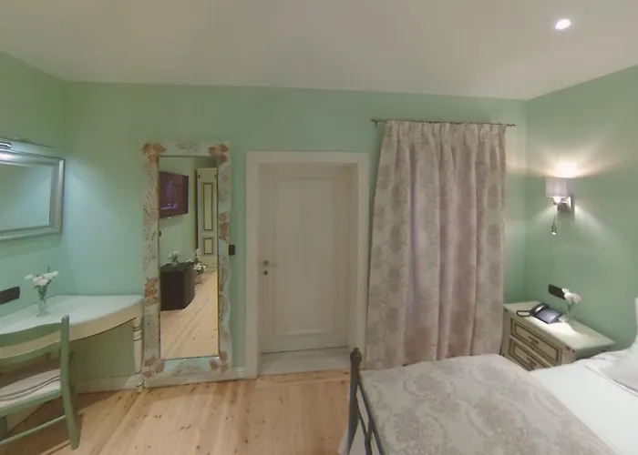 ホテル Vila Toscana ティラナ