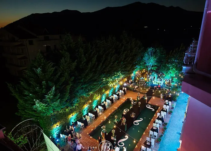 ホテル Vila Toscana ティラナ